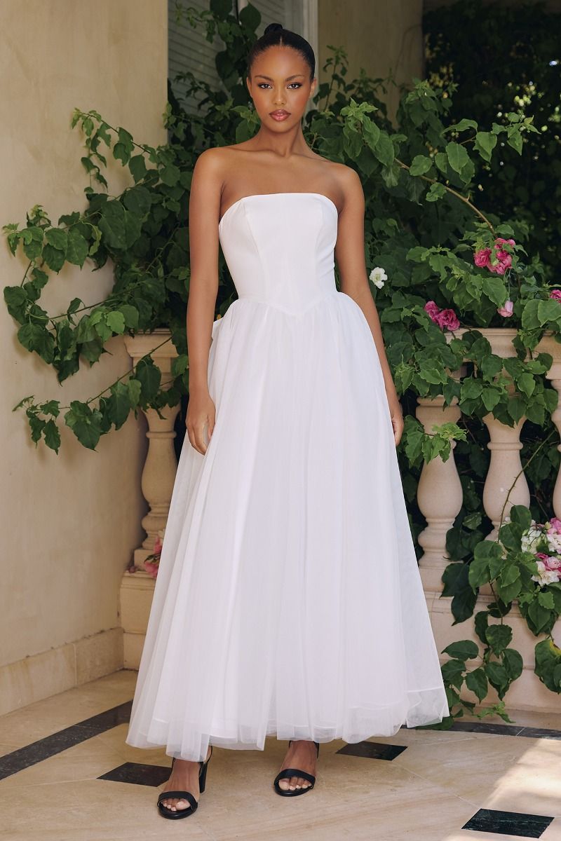 STRAPLESS CREPE & TULLE FULL LENGHT A-LINE WEDDING DRESS BY AMORIS T712W Bridal Hive STRAPLESS CREPE & TULLE FULL LENGHT A-LINE WEDDING DRESS BY AMORIS T712W Bridal Hive