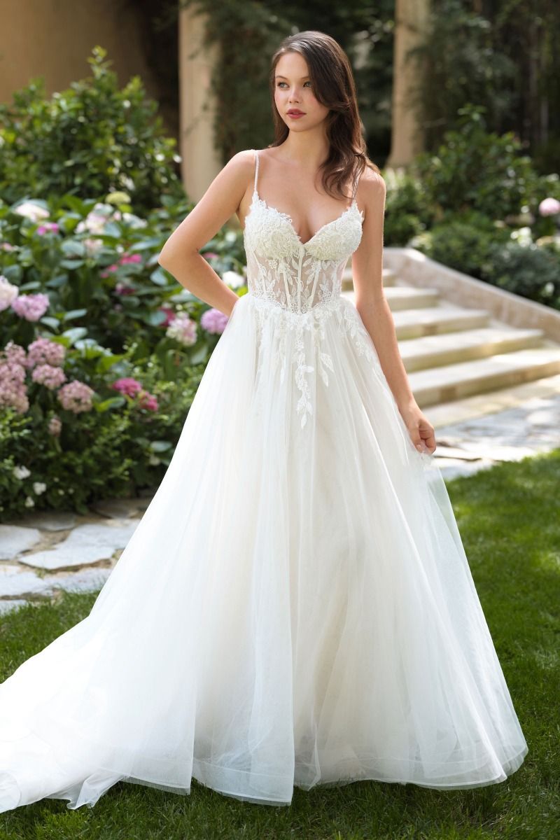 a-line wedding dress characteristics A-Lines vs. Ballgowns: Which Should You Choose? - Pretty Happy Love -  Wedding Blog